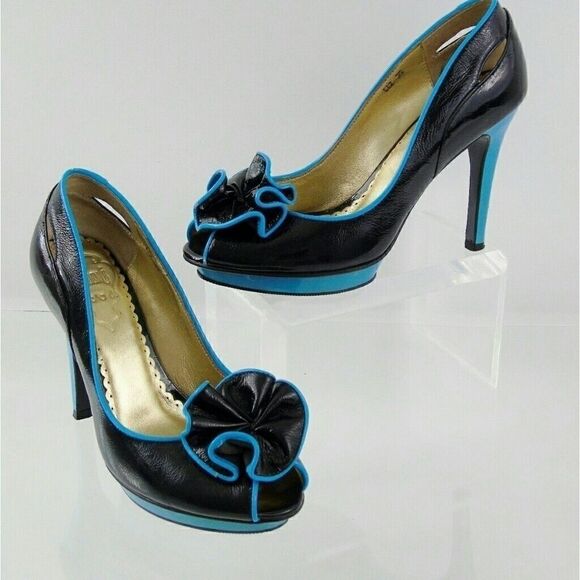 Confidence Pin Up Girl Peep Toe Platform Pumps - Picture 8 of 8